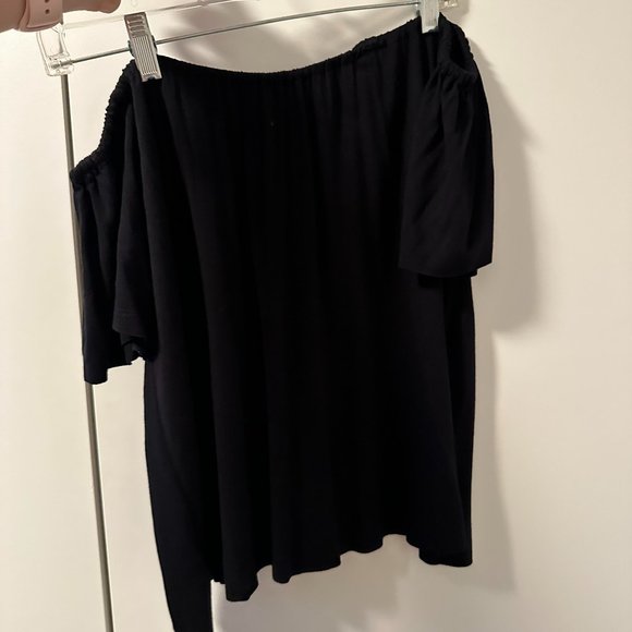 Veronica M Tops - Veronica M: Off the Shoulder Black Shirt (Size Small)